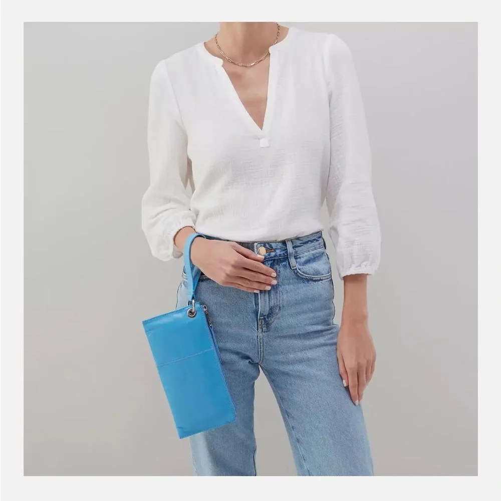 HOBO Vida Wristlet Tranquil Blue